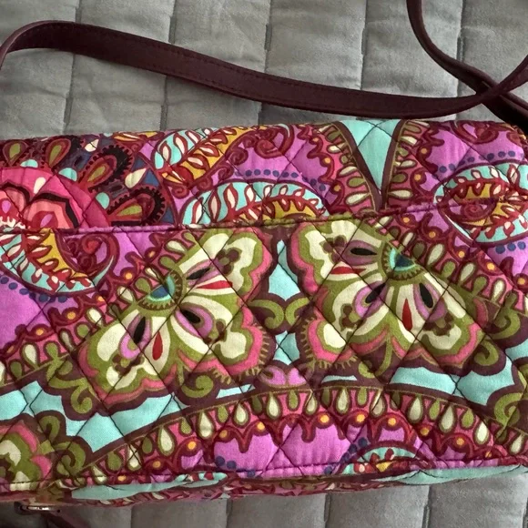 Vera Bradley - Multi Color Crossbag - Picture 3 of 5